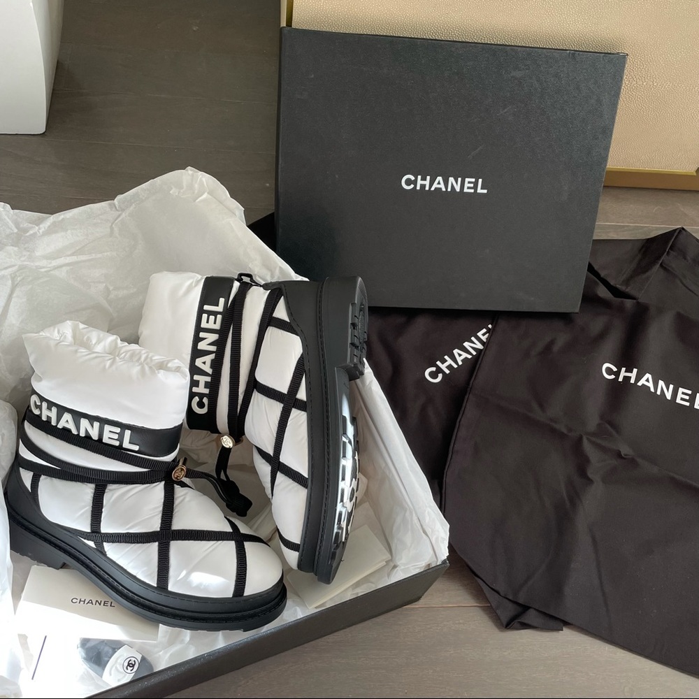 Authentic CHANEL Ice Cleats Snow Boots - Picture 14 of 14